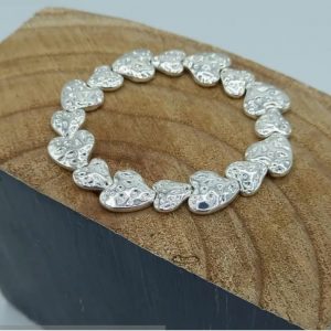 Bracelet – Textured Silver Hearts